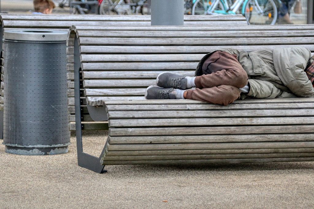 Aumento de pessoas em situação de rua nos EUA chega a 18% em 2024