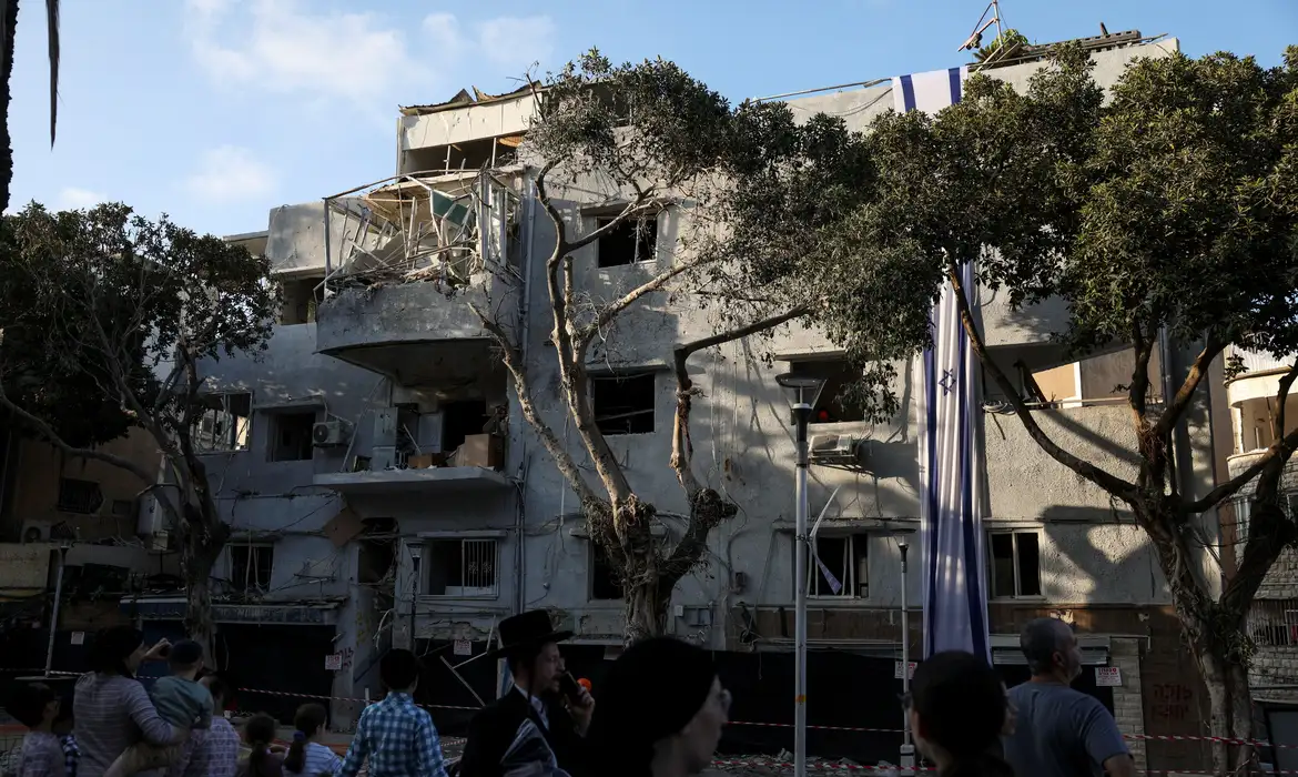 Israel e Irã se declaram vitoriosos em conflito:países sinalizaram adesão a cessar-fogo