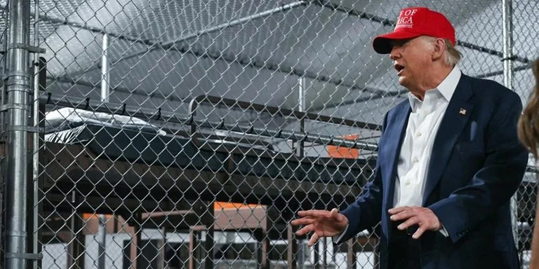 Trump visita “Alcatraz dos jacarés”, novo centro de detenção de imigrantes