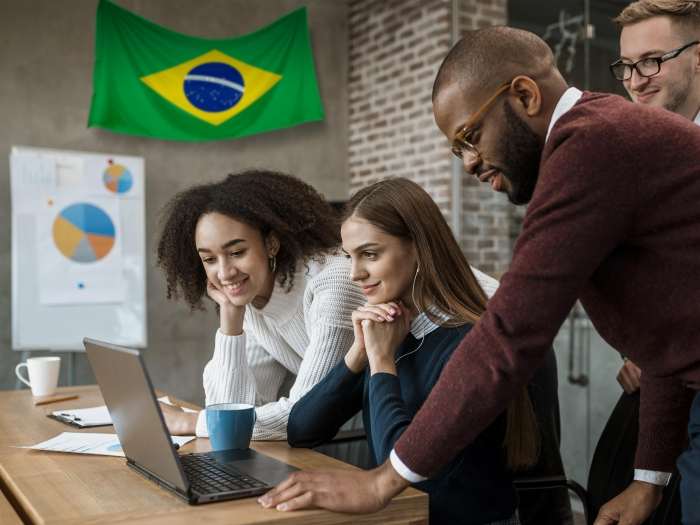 O que o Consulado Brasileiro pode — e não pode — fazer por você