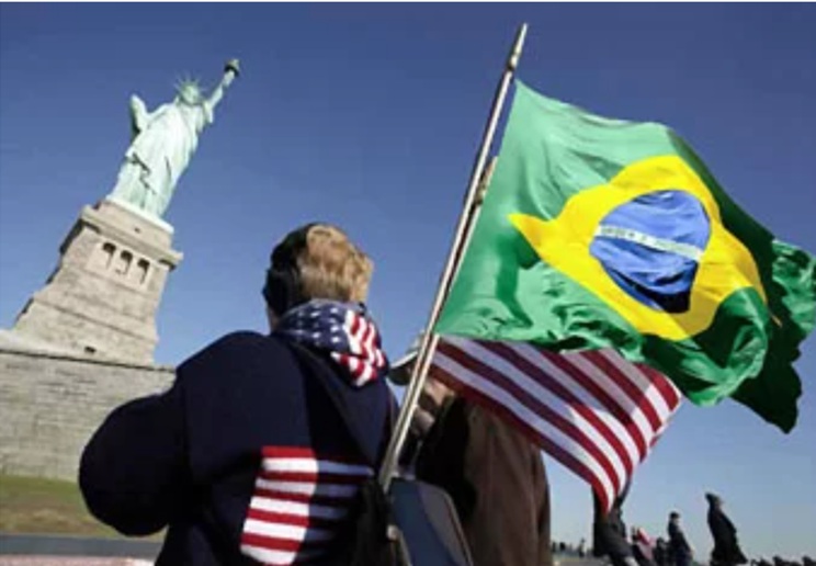 Brasileiros nos EUA precisam regularizar saída fiscal do Brasil