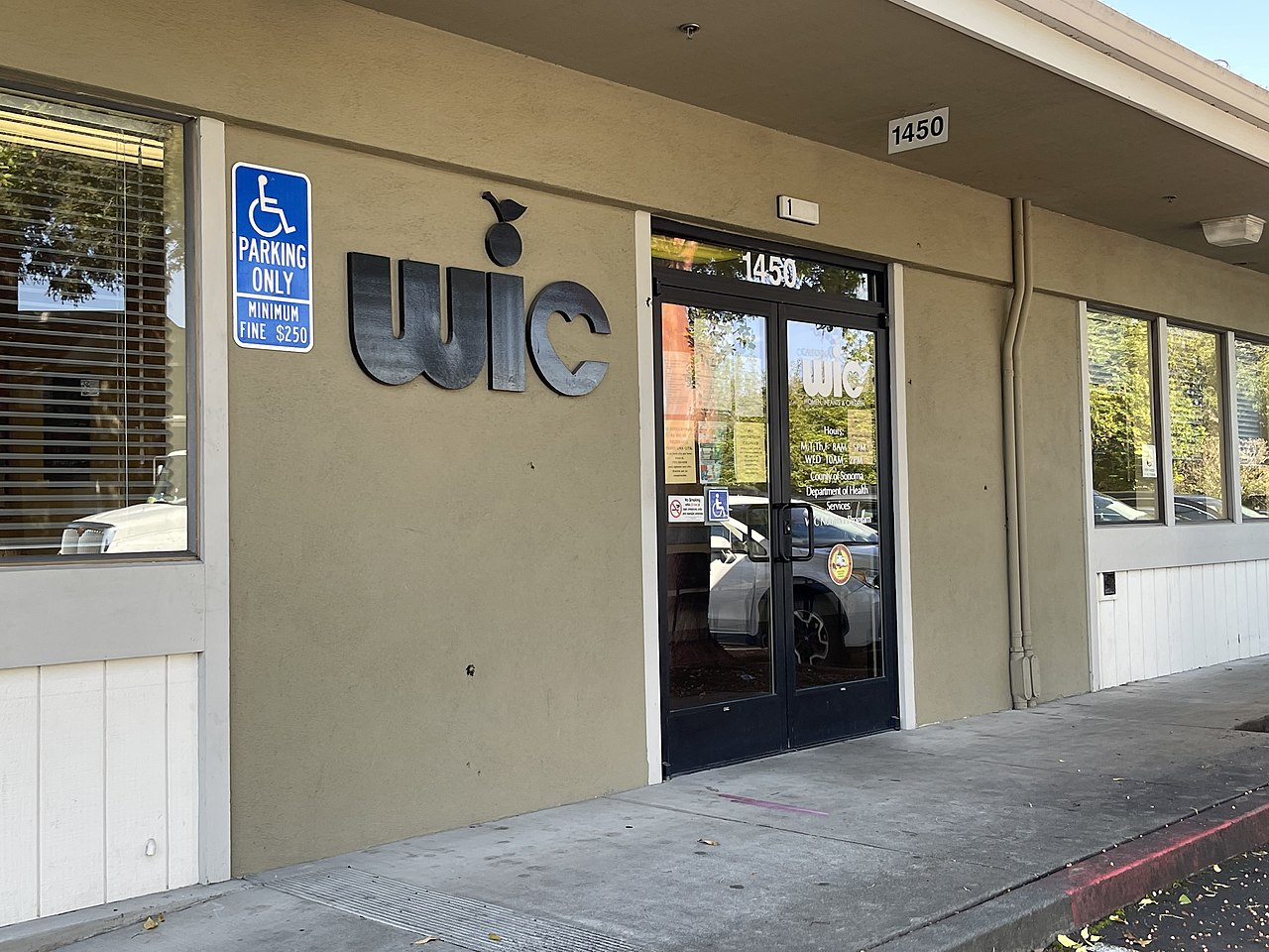 Programa de ajuda alimentar WIC pode parar em novembro se governo não liberar verba urgente